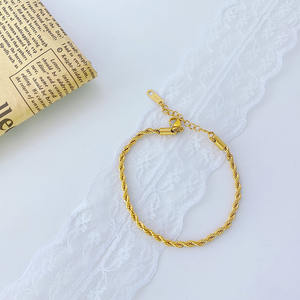 Bracelet chaîne torsadée en acier inoxydable plaqué or 18 carats pour hommes et femmes, tendance et à la mode, vente en gros de bijoux - Product Image 2