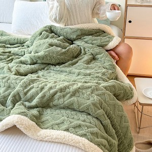 Vente chaude couverture corail flanelle canapé couverture couverture sieste bureau climatisation petites couvertures pour lits - Product Image 5