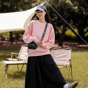 Pull en batik uni à col rond pour hommes et femmes, ample et décontracté, avec logo personnalisable. - Product Image 1