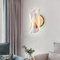 Lámpara de pared acrílica LED con forma de tornillo Simple moderna, lámpara de dormitorio lateral de cama Art Deco, lámpara de pared de moda Nórdica