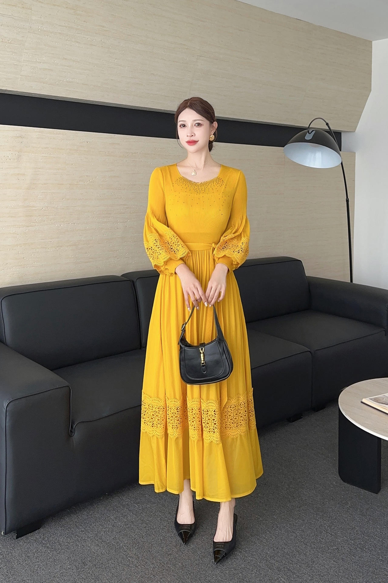 สีเหลือง