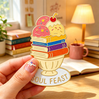 Nouvel Arrivage : Broche Émaillée Livre, Vente en Gros, Thème Crème Glacée, pour Décoration de Vêtements, Cadeau pour Amateurs de Livres, Personnalisable avec LOGO, Épingles de Revers Scintillantes