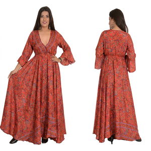Vestido Maxi Boho de Seda Reciclada para Mujer, Hecho a Mano, con Estampado Étnico, Cuello en V y Mangas Campana - Product Image 1