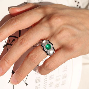 Anello con Zircone Stile Smeraldo per Donne, Elegante Gioiello da Dito alla Moda - Product Image 2