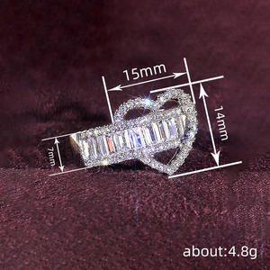 Anello con Diamante Taglio Cuore in Oro Bianco, Colore D Naturale, Anello di Fidanzamento per Donna - Product Image 4
