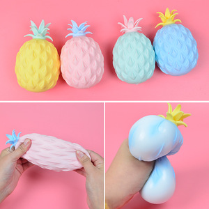 ของเล่นบีบคลายเครียดรุ่นใหม่จากจินคาน รูปทรงสับปะรดหลากสีสัน เนื้อนุ่ม บรรเทาความเครียด พร้อมเสริมสร้างพัฒนาการ บรรจุในกล่อง - Product Image 5