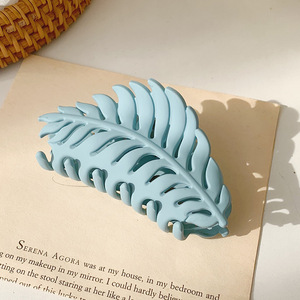 Accessoires de cheveux coréens tendance, pince à cheveux en forme de feuille, accesorios para el cabello <span class=keywords><strong>moda</strong></span> 2022, pinces à cheveux grandes et mates de bonne qualité - Product Image 4