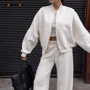 Bộ đồ thể thao chất lượng cao hai mảnh gồm áo khoác có khóa kéo và quần ống rộng dành cho nữ, thiết kế tùy chỉnh - Product Image 2