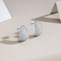 Boucles d'oreilles larges en argent sterling 925 avec moissanite pour femme, entièrement pavées de micro-moissanites couleur D VVS1, type clous