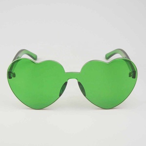 Personalizado sin montura favores de la boda color fiesta gafas de una pieza corazón gafas de sol rojo rosa amor corazón en forma de gafas de sol al por mayor - Product Image 5