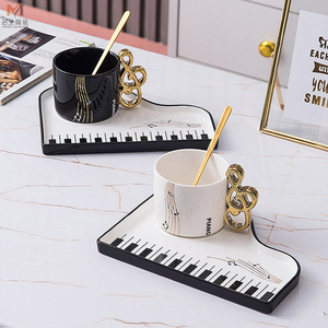 2023 nouveau design tasses en porcelaine piano <span class=keywords><strong>tasse</strong></span> à café en céramique et soucoupe avec poignée en or - Product Image 3