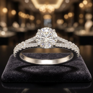 Anillo de Compromiso con Diamante Cultivado en Laboratorio con Corte Brillante, Certificado IGI, con Pavé en el Tallo, Oro 10K/14K/18K, Plata 925/935, Bañado en Rodio - Product Image 1