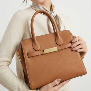 Bolso de Mano de Cuero OEM para Mujer, Bolso Tote Estructurado con Logotipo Personalizado, Bolso Elegante de Fábrica, Bolsa Personalizada Mujer, Sac Marque Femme - Product Image 4