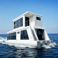 Maison flottante côtière durable, coque en aluminium soudée, pièces isolées, panneaux solaires, aménagement personnalisé, OEM, bateau-maison de 38 pieds
