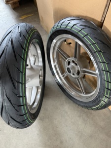 Neumático de Motocicleta KABIN Nuevo de 14 Pulgadas, Patrón de Banda de Rodadura de Carreras, Agarre Fuerte, Manejo Estable, Carcasa de Neumático de Compuesto de Goma Duradero - Product Image 5