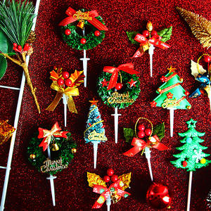 ของตกแต่งเค้กรูปพวงมาลัยต้นคริสต์มาส พร้อมธงและการ์ด วัสดุผ้า ขนาด 10x10x10 ซม. - Product Image 2