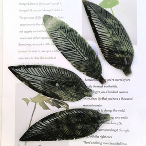 คริสตัลธรรมชาติแกะสลักด้วยมือพลอยสีเขียว<span class=keywords><strong>ใบ</strong></span>เมเปิ้ล Xiuyan ขัดใบหยกสำหรับตกแต่งบ้าน - Product Image 4