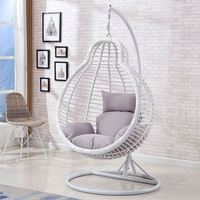 Balançoire d'intérieur en rotin avec double œuf et corde de canne en rotin chaise suspendue avec support en métal