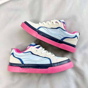 Chaussures de skate décontractées pour couple, tendance et originales, au design de niche et à l'élégance premium – Baskets athlétiques stylées et polyvalentes pour homme - Product Image 2