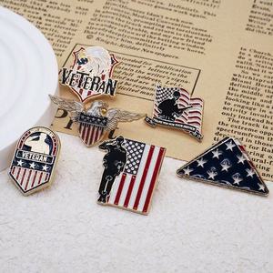 Prix de gros usine, haute qualité, épingles de revers et badges en émail métallique en gros pour soldats et anciens combattants américains - Product Image 2