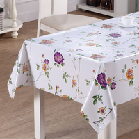 Nappe en vinyle RNPT avec grands bouquets de roses rouges imprimés au laser, support en PVC blanc et en tissu pour tables à manger