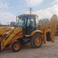 Chargeuse-pelleteuse d'occasion de 7,6 tonnes en stock avec godet frontal et bras d'excavation arrière pour une expédition rapide à l'exportation
