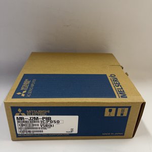 เครื่องขยายสัญญาณเซอร์โว AC ของมิตซูบิชิ รุ่น MR-J2M-P8B ของแท้ 100% ใหม่เอี่ยม - Product Image 1