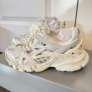 รองเท้าลำลองคุณภาพสูงสำหรับทุกเพศ ระบายอากาศได้ดี แบบผูกเชือก ดีไซน์หนา น้ำหนักเบา ป้องกันกลิ่นอับ ทันสมัย เหมาะกับการเดินทุกสไตล์ - Product Image 3