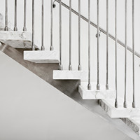 Escalier droit en marbre naturel personnalisé CBMmart, escalier intérieur moderne, carreaux de marbre blanc pour les marches d'escalier