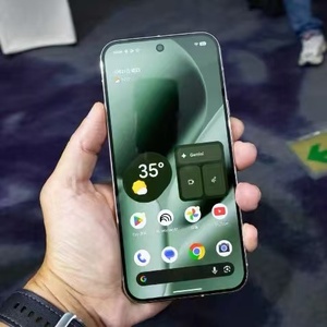Google Pixel 10 Pro Versione Globale 5G, Smartphone di Punta con AI <span class=keywords><strong>Gemini</strong></span>, Display OLED da 6,3 Pollici, Impermeabile IP68 - Product Image 4