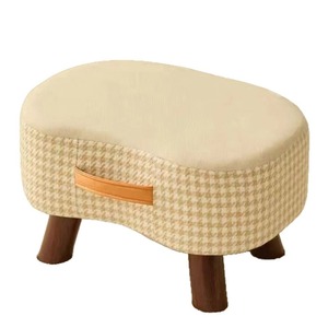 Kleine kruk met houten poten - schoenendispenser en voetenbank voor de woonkamer; salontafel lage kruk; stapelbaar, modern design - Product Image 5