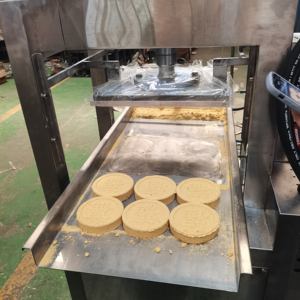 Заводская поставка, полуавтоматическая машина для приготовления торта из Зеленой Фасоли, машина для изготовления миндального печенья, индивидуальная форма, мезин бискут келапа - Product Image 3