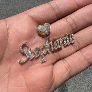 Liontin huruf Moissanite kustom perak 925 dengan jaminan hati Iced Out VVS berlian gaya Hip Hop hadiah ulang tahun sempurna untuk wanita - Product Image 4