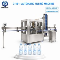 Machine de rinçage, de remplissage et de bouchage automatique personnalisée pour bouteilles d'eau potable pure minérale en PET et en verre