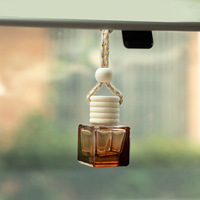 Prix de gros 8ml Diffuseur d'air de voiture en verre avec couvercle en bois Désodorisant Parfum Aroma Diffuseur Bouteille