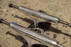 Ejes de Metal Huecos para Patineta de 5.0/5.25 Pulgadas con Rodamientos y Accesorios - Product Image 4