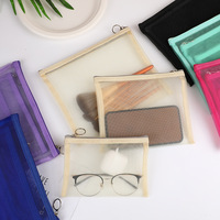 Vente en gros 3 en 1 Pochette en maille transparente bon marché Organisateur de pinceaux de maquillage Ensemble promotionnel de 3 pièces Mini pochette à cosmétiques à fermeture éclair en maille