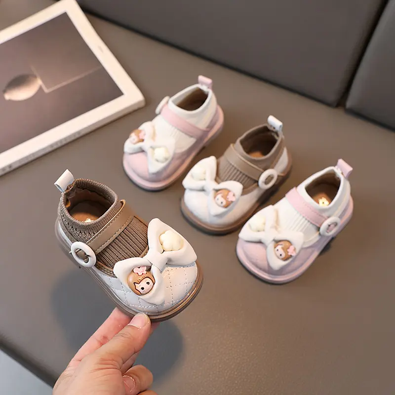 Nuove scarpe da bambino carino fiocco accessori per cartoni animati neonate volano tessuto con suola morbida autunno scarpe da bambino scarpe in pelle moda per bambini