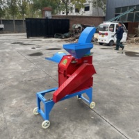 Machine à hacher le foin et les fourrages à moteur diesel facile à utiliser, capacité de 550 à 1000 kg/h pour l'alimentation du bétail