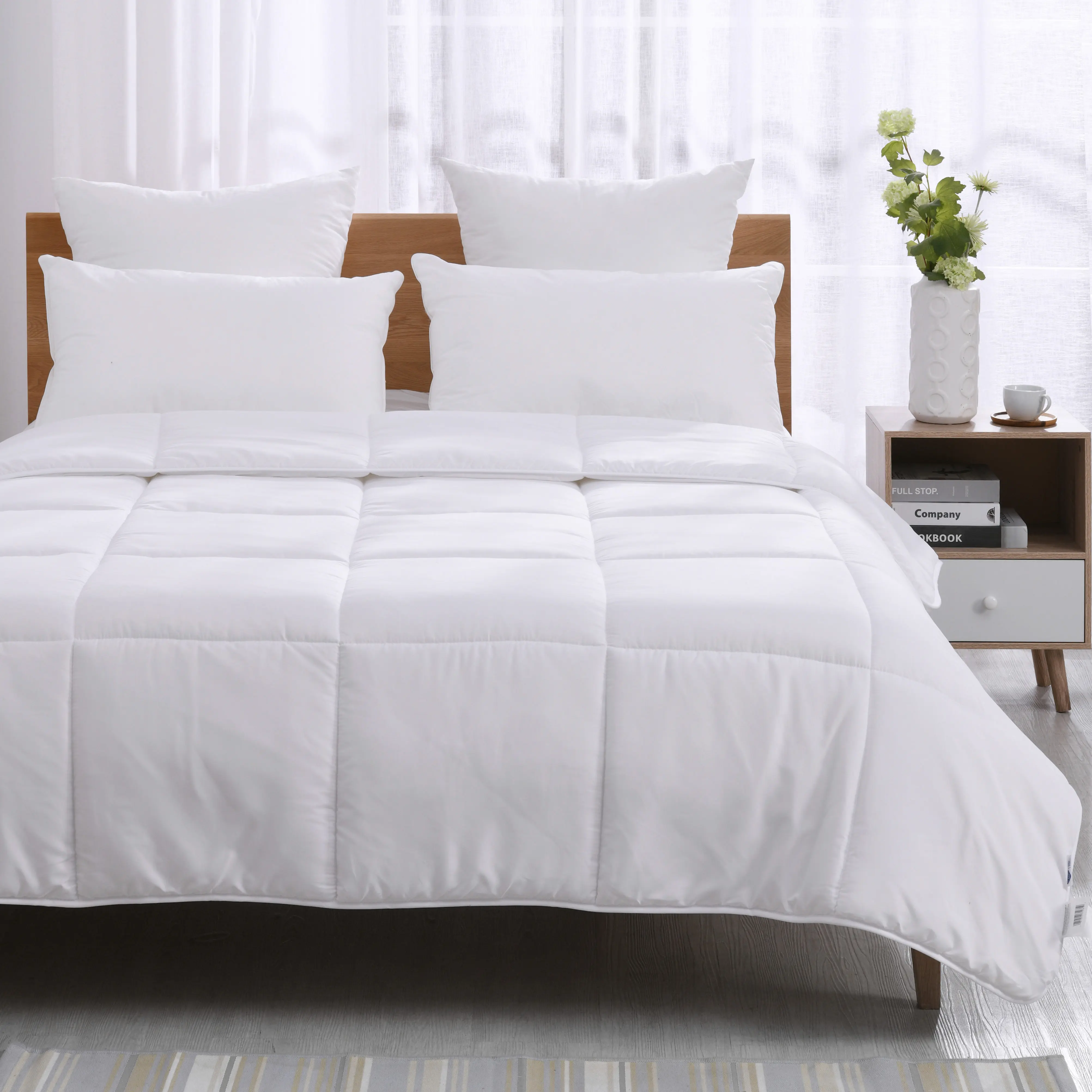 Высокопроизводительный производственных мощностей OEKO-TEX Пользовательский спрос полиэстер хлопок стеганое одеяло из однотонная белая King одеяло