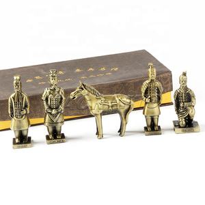 Boîte à chevaux et coureurs en alliage, petit coffret de guerrier et de chevaux mignon pour cadeau - Product Image 2