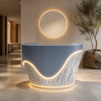 Nouveau comptoir de service unique en forme d'arche ondulée avec éclairage LED, style travertin blanc, texture rocheuse, pour salon, salle d'exposition, hall d'entrée