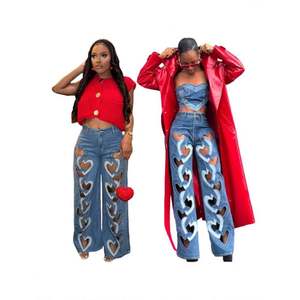 Conjunto de Moda Personalizado para una Cita - Jeans Ajustados y Llamativos - Product Image 1