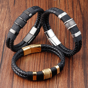 Bracelet en cuir tressé noir véritable fait main pour hommes |   Fermoir magnétique en acier inoxydable avec accent métallique minimaliste |   Durable - Product Image 2