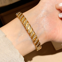 Bracelet élégant anti-ternissement pour femme, bijoux de créateur, plaqué or 18 carats, acier inoxydable, zircon