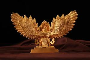 Décoration d'<span class=keywords><strong>oiseau</strong></span> Dapeng <span class=keywords><strong>Roc</strong></span> en or 24 carats de 12cm de haut avec traitement de mariage et de cadeau de 220g fabriqué par Golden Wing Bird - Product Image 3