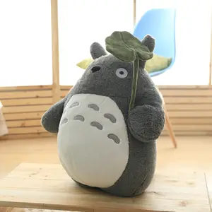 Kawaii kreativer Totoro-Plüsch-Spielzeug-Cartoon japanischer Stil Anime Katze gefüllte Tierdoll große Zähne Blatt Totoro-Plüschkissen