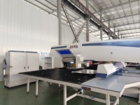 Presse à poinçonner CNC robuste pour l'industrie de la fabrication des métaux
