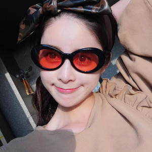 Gafas de sol ovaladas de moda unisex, color negro brillante, rojo océano, UV400, lentes AC ligeras tipo 3, F2-491 - Product Image 4