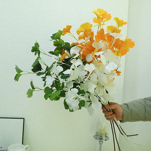 Feuilles de Ginkgo artificielles en soie, branche unique, jaune-orange, décoration pour la maison, salon, chambre à coucher - Product Image 4